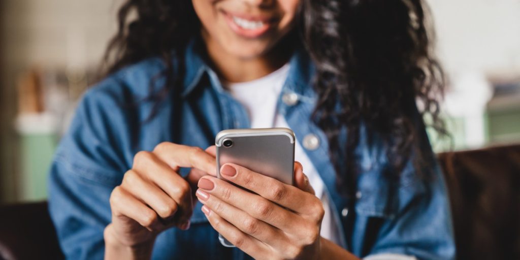 woman-with-phone